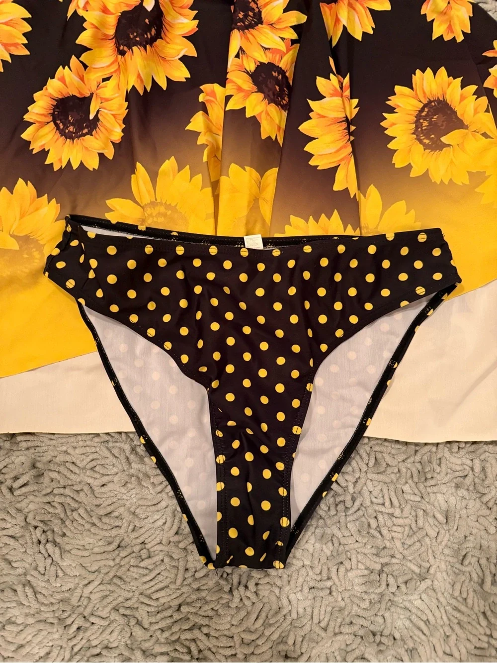 New Sunflower Print Black & Yellow Halter One-Piece Swimdress Medium